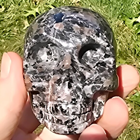 Yooperlite Skull – Illumination • Expression • Fire Within - Picture 6 of 7